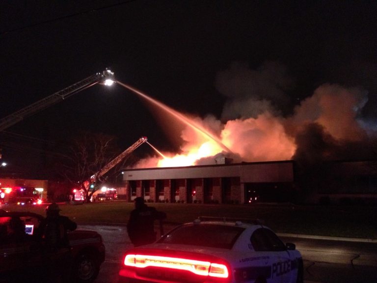 mississauga_fire_12052016B2-768x576.jpg