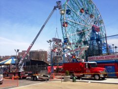 Wonder Wheel Removal 1